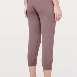 Lululemon Align Jogger Crop *23"  size 8